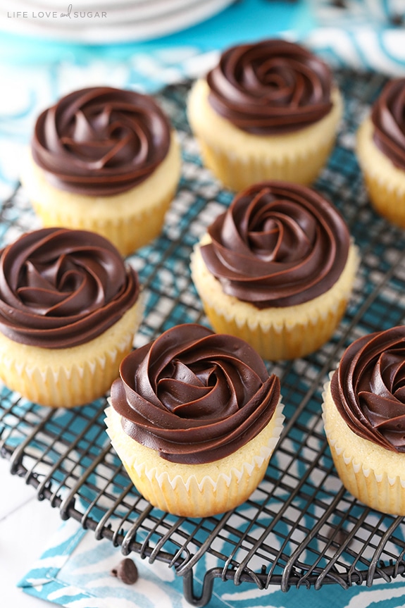 Boston Creme Pie&nbsp;Cupcakes???